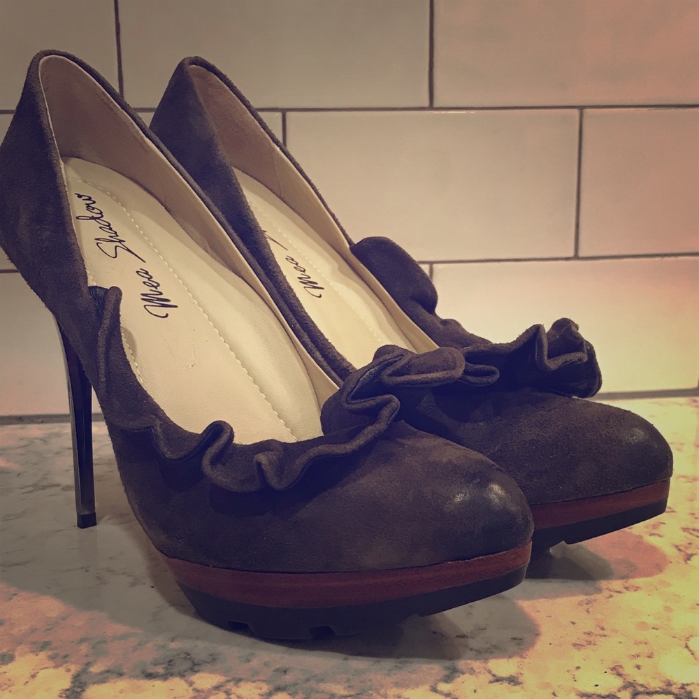 Olive green Mea Shadow Dea platform pump